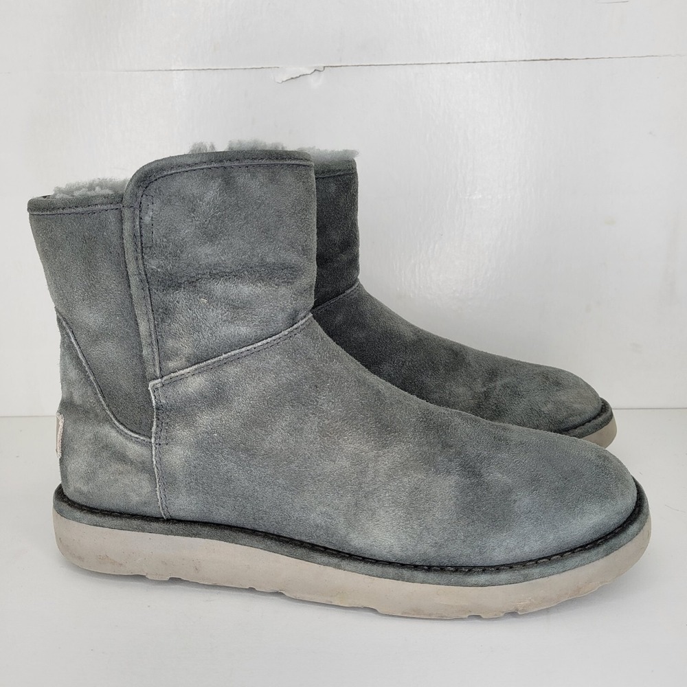 UGG ABREE MINI GRIGIO BOOTS Suede‎ Sheepskin Boots Size 8 Gray Zip 1016548 Soft